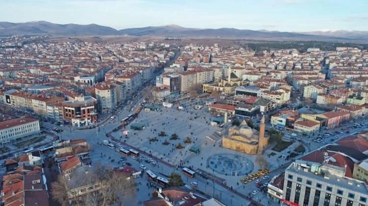 <p>Kırşehir, 8 bin 954 şehir arasından 4 bin 409. sırada yer alarak ortalama bir hava kalitesine sahip oldu.</p>