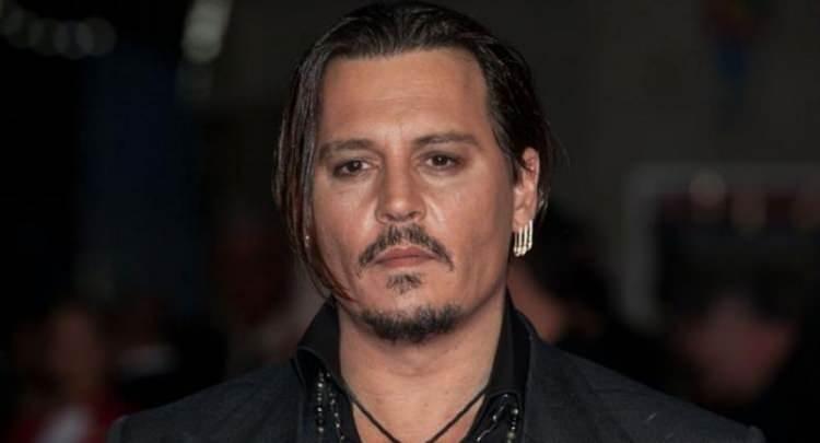 <p><strong><span style="color:#B22222">JOHNNY DEEP </span> |  TELEFONLA SATIŞ İŞÇİSİ</strong></p>

