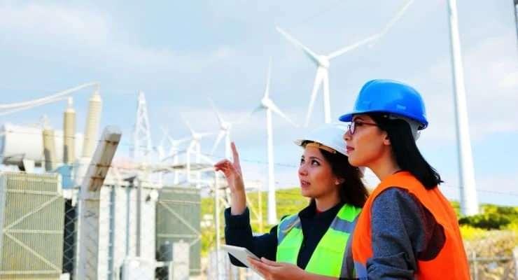 <p>Yeşil ekonomi, sürdürülebilirlik konusunun dışında, hızlı büyüyen istihdam alanlarından biri haline geldi. Bu sektörde çalışanların artık iş dünyasının en çok kazananları arasına girmeye başladığı belirtiliyor. Beş yıl içinde yeşil yaka çalışanlarının sayısının Türkiye'de 1 milyonu aşması bekleniyor.</p>
