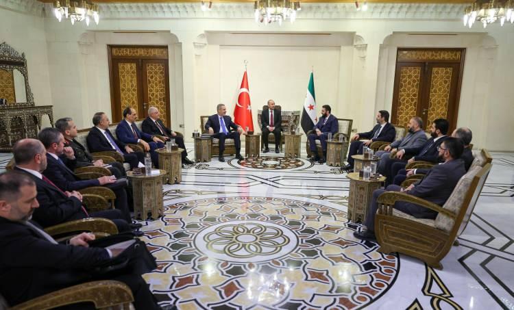 <p>İkili, İsrail'in Suriye'ye yönelik saldırıları ve işgal girişimlerini de ele aldı.</p>