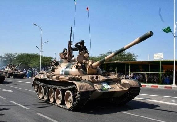 <p><strong>35 TANK</strong></p>
