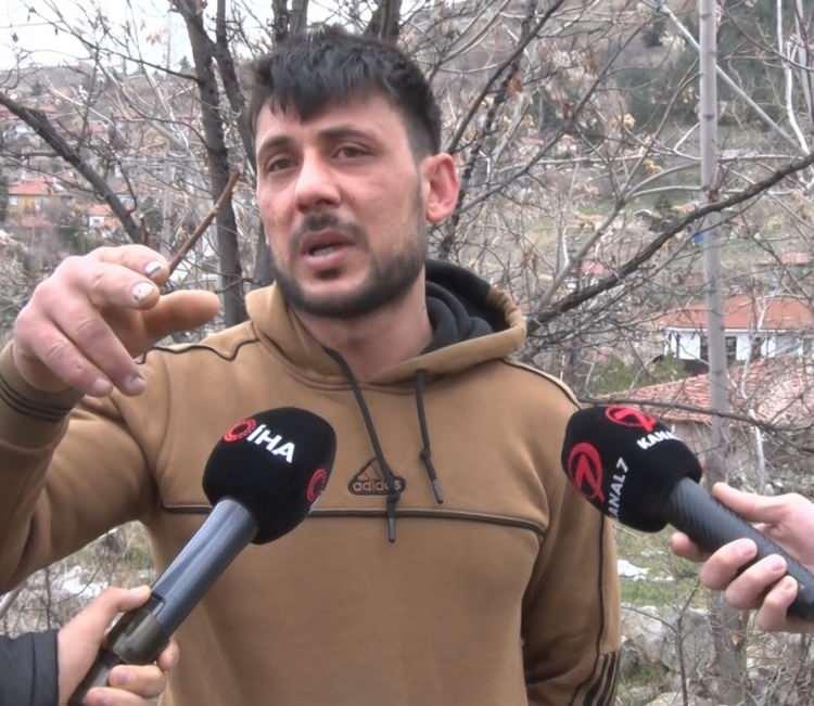 <p><span style="color:#B22222"><strong>"Köpek kızımın elbiselerini nasıl çıkarmış olabilir"</strong></span></p>

<p> </p>
