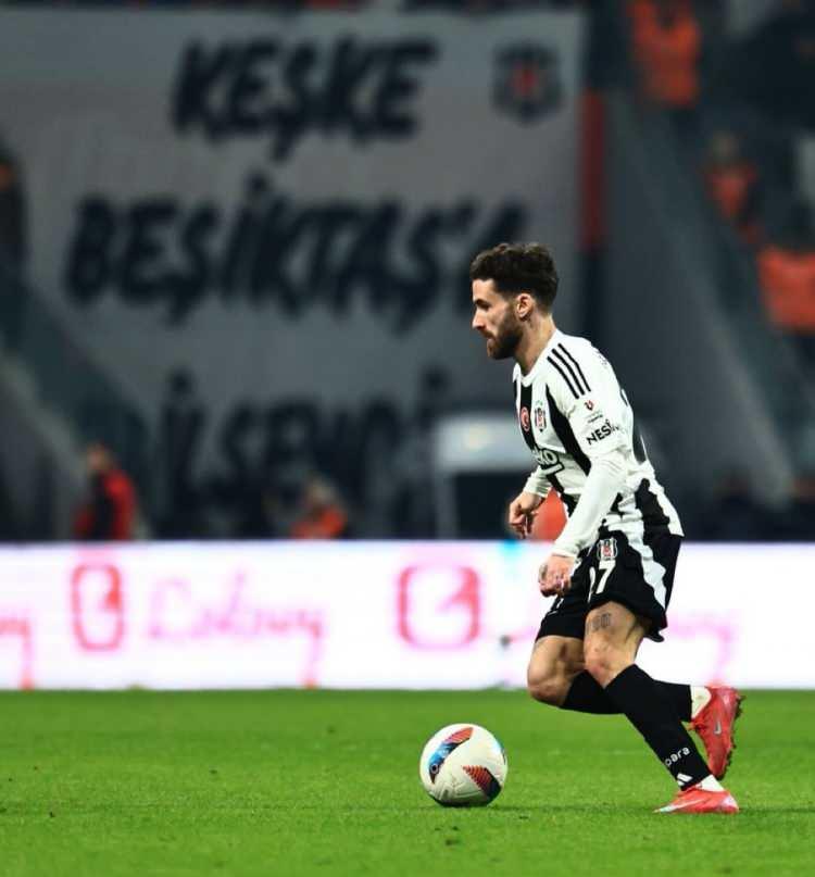 <p>8-Rafa Silva: -2 milyon euro</p>
<p>Önceki değer: 12 milyon euro</p>
<p>Yeni değer: 10 milyon euro</p>