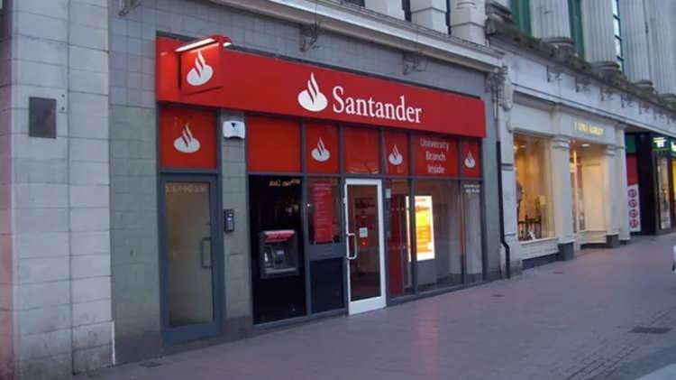 <p><strong>14 - Santander (İspanya)</strong></p>
<p> </p>
<p><strong>Marka değeri: 21,850 milyon dolar</strong></p>