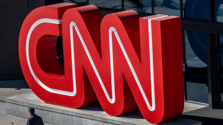 <p><strong><span style="color:#B22222">CNN</span> | ABD</strong></p>
<p> </p>
<p>"Türkiye'nin dört bir yanındaki protestocular toplanma yasağına meydan okurken İstanbul belediye başkanı hapse atıldı."</p>