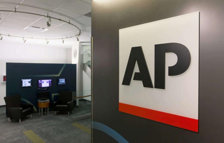 <p><strong><span style="color:#B22222">ASSOCIATED PRESS (AP) </span> | ABD</strong></p>
<p> </p>
<p>"Türk mahkemesi Erdoğan'ın en önemli rakibinin yolsuzluk suçlamasıyla yargılanmak üzere hapse atılmasına karar verdi"</p>