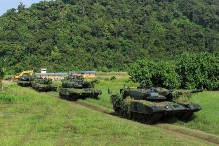 <p><strong>320 TANK</strong></p>
