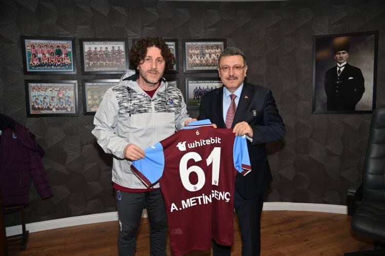 <p>Trabzon Büyükşehir Belediye Başkanı Ahmet Metin Genç'i ağırlayan Tekke, "Bu yeni bir başlangıç, önemli bir proje" diye konuştu.</p>