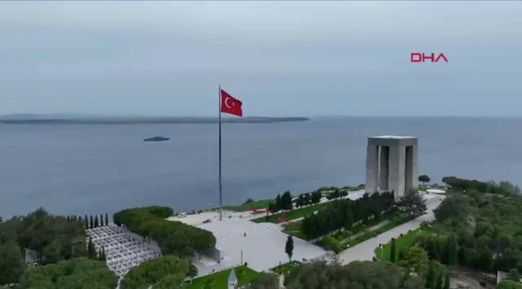 <p> <strong>“Biz bu çalışmalarımızın hepsini dijital mecraya da aktarmış durumdayız. Hatta buraya gelmeden de dijital kaynaklardan Çanakkale Cephesi ile alakalı çok önemli bilgi ve belgelere ulaşmak mümkün hale geldi. Biz Çanakkale Tarihi Alanı Başkanlığı olarak Çanakkale Savaşları Araştırma Merkezi'mizde Çanakkale Cephesi ile alakalı en zengin içeriğe sahip olduğumuzu, en zengin külliyata sahip olduğumuzu, bu konuyla alakalı en teferruatlı arşive sahip olduğumuzu bir kez daha ifade ediyor. Bütün araştırmacıları, bütün tarihçileri Çanakkale Savaşları Araştırma Merkezimizde beklediğimizi ifade ediyor." </strong></p>