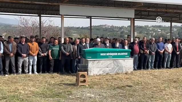 <p><span style="color:#A52A2A"><strong>6 Ş&Uuml;PHELİ G&Ouml;ZALTINA ALINDI</strong></span></p>

<p>Jandarmanın yaptığı operasyonda cinayete karıştığı &ouml;ne s&uuml;r&uuml;len ve <strong>kameralara silahlı g&ouml;r&uuml;nt&uuml;s&uuml; yansıyan ş&uuml;pheli ile birlikte 6 kişi yakalandı.</strong></p>
