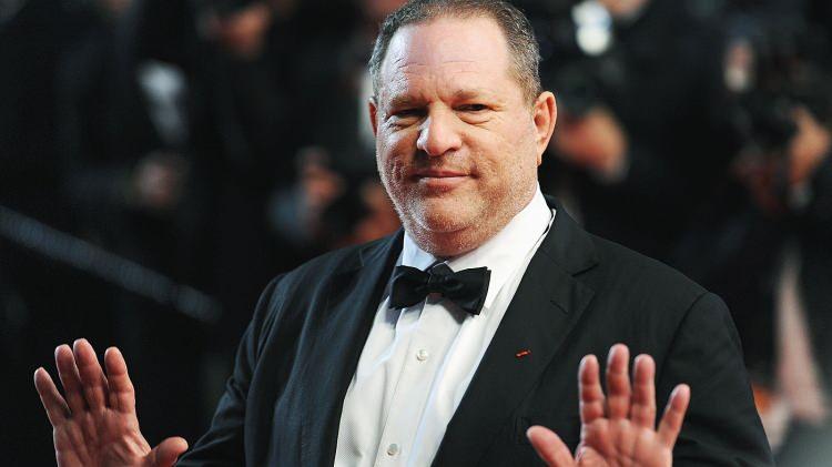 <p><strong><span style="color:#B22222">HARVEY WEINSTEIN </span> | Eski film yapımcısı</strong></p>
<p> </p>
<p>Utanç verici film ve cinsel saldırı iddiaları nedeniyle Buffalo Üniversitesi'nden aldığı fahri doktora derecesi iptal edildi </p>