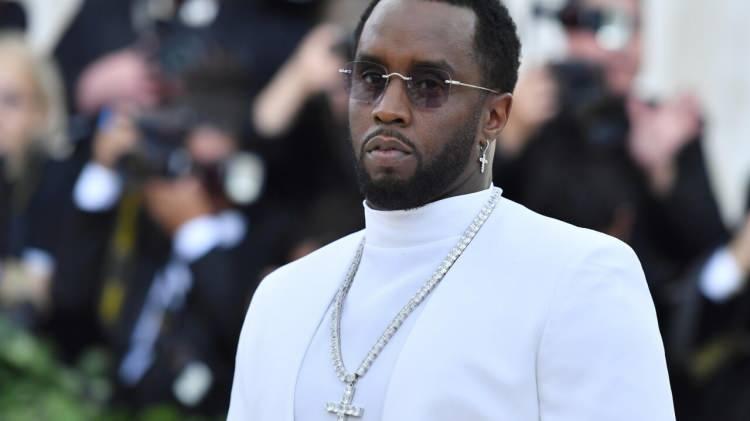 <p><strong><span style="color:#B22222">SEAN "DIDDY"</span></strong><strong> | Rapçi</strong></p>
<p> </p>
<p>Aile içi şiddet iddiaları nedeniyle Howard Üniversitesi fahri doktora derecesini iptal etti</p>
