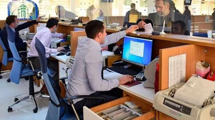 <p>Taslakta yarı zamanlı çalışma hakkının kullanımına ilişkin usul ve esaslar ile bu haktan yararlanamayacak memurların hizmet sınıfı, kadro unvanı, kurum veya teşkilat bazında birlikte veya ayrı ayrı belirlemeye ilişkin düzenlemeler yer aldı. </p>