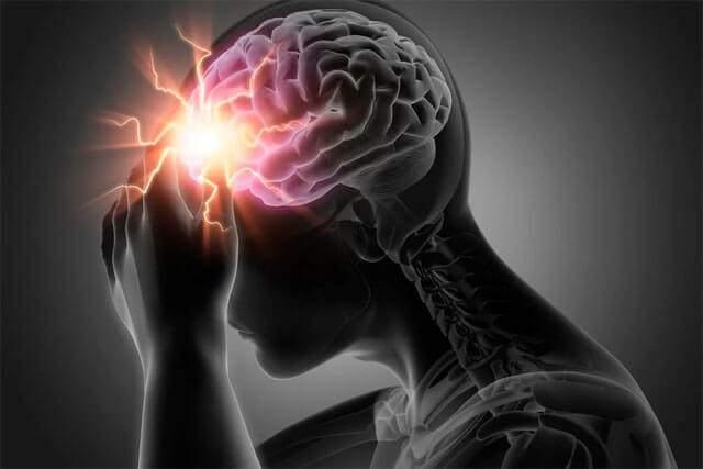 <p>İnme çoğu zaman aniden gelişen bir durum olsa da, <strong>inme öncesi vücudunuzun fark edebileceğiniz hayati uyarılar</strong> verir. <strong>İnme öncesi vücudunuzun verdiği 10 hayati uyarıyı fark edip</strong>, hemen tıbbi yardım almak hayatınızı kurtarabilir.</p>
