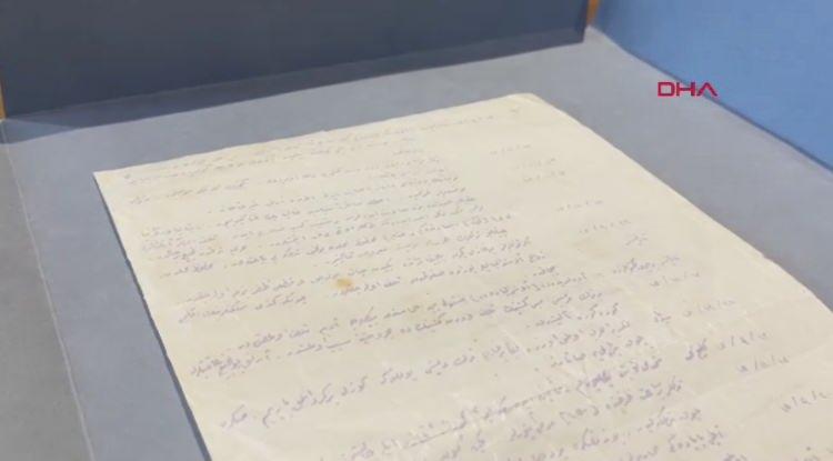 <p>"Düşmanımız Türklerin atışları pek güzel. Bir top mermisi ile iki ölü, iki yaralı olmuştur." 12 Kasım 1915</p>
<p>"Dün korunaklı bir siper kazarken bir mermi tâm isâbetle 4 askeri öldürdü ve 5 kişiyi de yaraladı. Ölen askerlerin vücutları paramparça oldu. Türklerin yeni mermileri çok etkili ve çok fazla kayıp verdiriyor. Bizimkilerin de pek tabii aynı etkiyi yaptığını düşünmek istiyoruz.",</p>
<p>"22 ay 2 günden beri Arıburnu'nda siperlerdeyiz. Daima Türklerin kahredici ateşlerine maruz kalıyoruz. Fransa Cephesi'ndeki savaş buradakinin yanında bir hiç. İki gün evvel Türkler yine dehşetli, büyük kayıplar verdiren bir bombardıman yaptılar. Fransa'da 15 gün muharebeden sonra 1 hafta istirahat ve ardından orduya yetki verildiği halde burada 6 aydan beri her gün kazma kürek sallıyoruz." 12 Kasım 1915”</p>
<p> </p>
