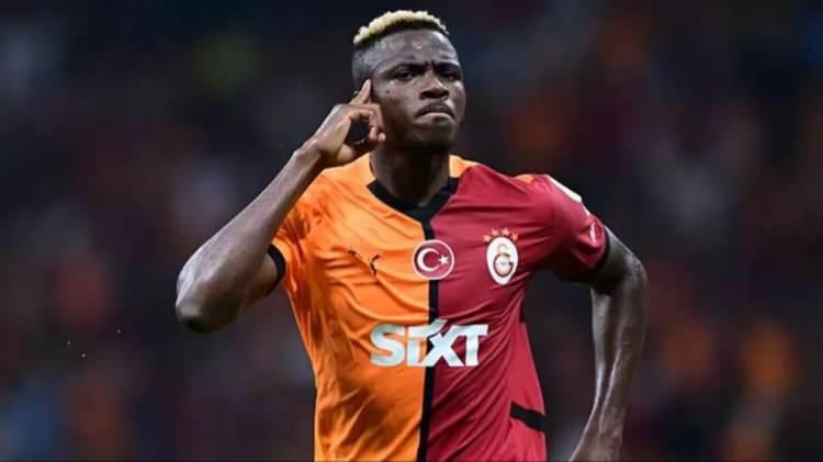 <p>1- Victor Osimhen | Galatasaray | 70 Milyon Euro<br />
<br />
*** Süper Lig'in en değerli oyuncusu Osimhen oldu.<br />
<br />
*** Nijeryalı yıldız yeni güncelleme ile 5 Milyon Euro değer kaybederek Süper Lig'de en çok değer kaybı yaşayan oyuncu olarak da dikkat çekti. </p>