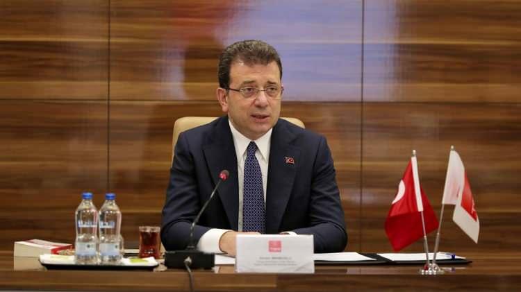 <p>BEKLENMEDİK HAREKET: ÜNLÜLERİN ÇOĞU SESSİZ</p>
<p>Hemen hemen her olayda muhalefete desteğini esirgemen, iktidara karşı protesto gösterileri düzenleyen, vatandaşları çağrı yaparak sokağa çağıran algı operasyonu yapan çoğu ünlü ismin ise sessiz kalması da dikkati çekti.</p>