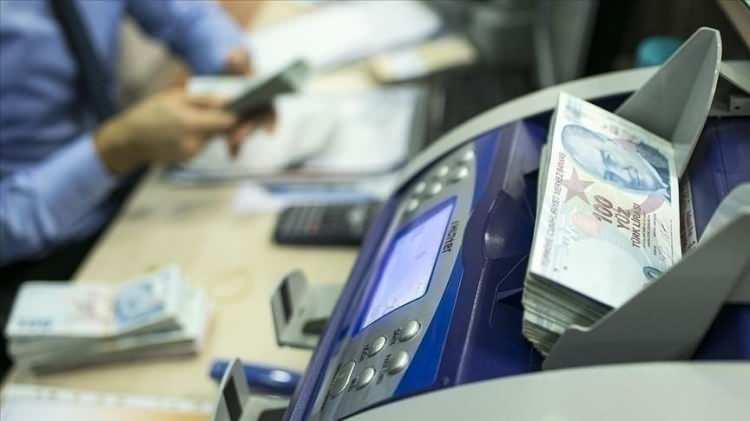 <p><strong>TÜRKİYE’DEN 6 BANKA LİSTEDE YER ALDI-</strong></p>

<p> </p>

<p>Brand Finance’ın yayımladığı 500 banka markası listesinde Türkiye’den 6 banka da yer aldı. Geçen yıla kıyasla İş Bankası, Ziraat Bankası ve Vakıfbank’ın sıralamada yükseldiği görüldü.</p>
