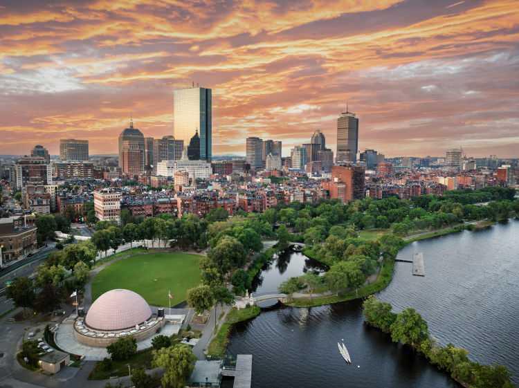 <p><strong><span style="color:#B22222">17) BOSTON</span> | ABD</strong></p>