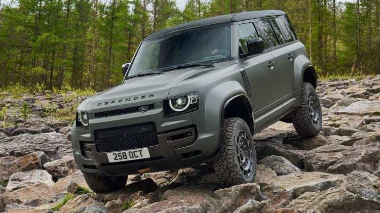 <p><strong><span style="color:#B22222">27) LAND ROVER - İngiltere</span> | 270 SORUN</strong></p>