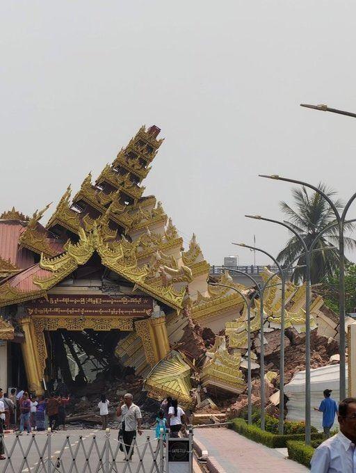 <div>Phoenix ayrıca, Hint tektonik plakasının Myanmar'ın altındaki Avrasya plakasıyla çarpışmaya devam etmesi nedeniyle artçı sarsıntıların birkaç ay sürebileceği konusunda uyardı.</div>
<div> </div>
<div>Phoenix, Myanmar'daki yıkımın ülkedeki iç savaş nedeniyle daha da kötüleşeceğini ekledi.</div>