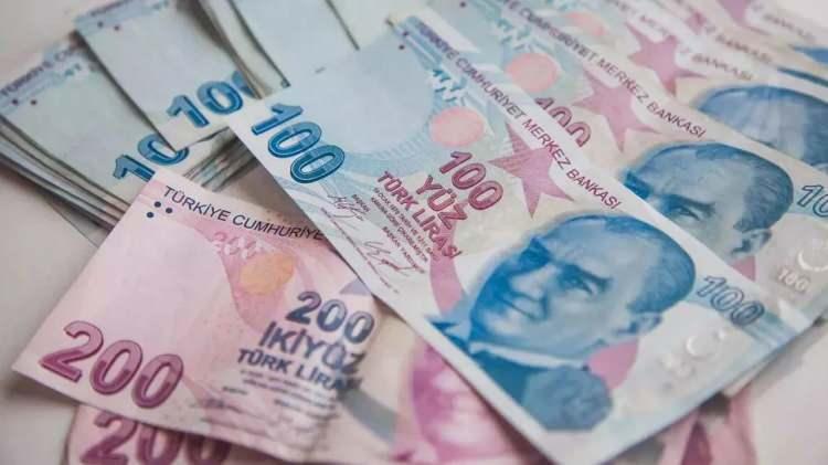 <p><strong>ÖDEMELER BUGÜN BAŞLIYOR</strong></p>
<p> </p>
<p>Emeklilere Ramazan Bayramı ikramiyesinden kalan 1000 TL'lik fark bugünden itibaren hesaplara yatırılacak.</p>
<p> </p>