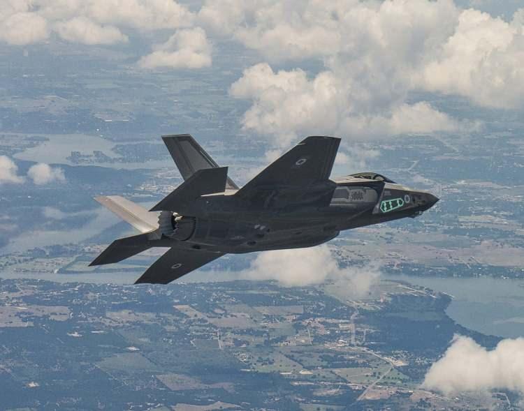 <p>Bununla birlikte AHI, F-35 meselesini daha geniş bir temele oturtarak, Türkiye'nin ABD'nin çıkarlarına zarar verdiğini iddia ederek, istikrarı bozucu davranışlarını detaylı bir şekilde açıklıyor. “ Türkiye S-400 sistemini ABD'den pazarlık gücü kazanmak için değil, ABD ve NATO'ya karşı yükümlülüğü olduğu için kaldırmalıdır. ABD, kendi yarattığı bir sorunu çözdüğü için Türkiye'yi ödüllendiremez” denildi.</p>