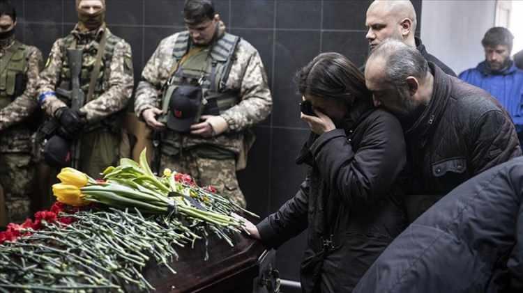 <p>Hükümete bağlı bir kurum olan Savaş Esirleriyle İlgili Koordinasyon Merkezi, sosyal medyadan yaptığı açıklamada, "909 şehidin cenazesi Ukrayna'ya geri getirildi" ifadelerini kullandı.</p>