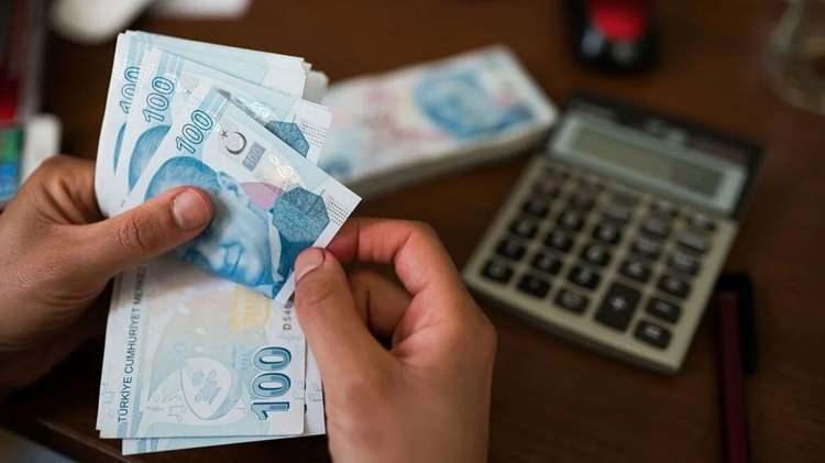 <p>Yurtdışında yaşayanların Türkiye’de bulunmaları halinde ise herhangi bir Aile ve Sosyal Hizmetler İl Müdürlüğü ya da Sosyal Hizmet Merkezine başvurmaları mümkündür.</p>
<p> </p>