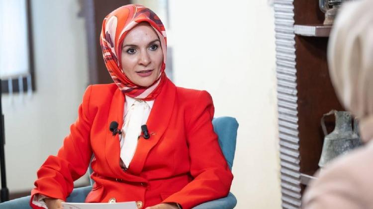 <p>Göktaş, "Bu sene biliyorsunuz Aile Yılı, 85 milyon vatandaşlarımızla ailelerimizin huzuru, refahı için, her türlü çalışmaları devam ediyoruz. Özellikle doğum yardımlarımız da biliyorsunuz artık meclisten geçti.</p>