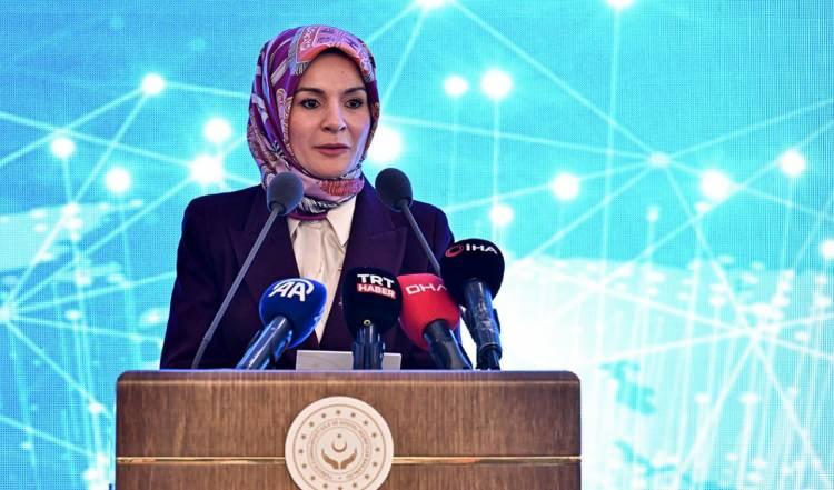 <p> Tekirdağ'da biliyorsunuz iki tane yatırımımız inşallah en yakın zamanda başlıyoruz. Programımız tamamlandı. Yakın zamanda Tekirdağ'da iki huzur evimiz ve il müdürlüğümüzü hayata geçireceğiz. Ben bütün vatandaşlarımıza, bütün Tekirdağ halkına ve bütün Türkiye'nin şimdiden bayramını tebrik etmek istiyorum. Hayırla, huzurla, nice sağlıklı, huzurlu bayramlar geçirmenizi temenni ediyorum" ifadelerini kullandı.</p>