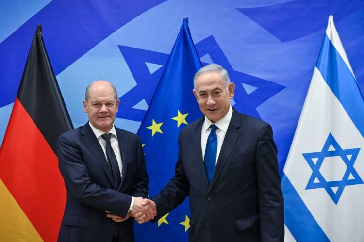 <p>İsrail'i her zaman kendini savunabilecek ülke konuma getirmek ve bu konumda tutmak istediklerini belirten Almanya Başbakanı Olaf Scholz, "Geçmişte silah ve mühimmat sağlamamızın nedeni budur. Teslimatlarımız var ve gelecekte de olacak. İsrail her zaman buna güvenebilir." demişti.</p>