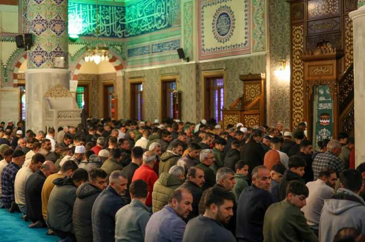 <p>Bursa: 07.22</p>
