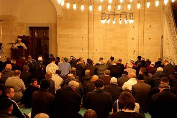 <p><span style="color:#B22222"><strong>TEKİRDAĞ</strong></span></p>

<p>Tekirdağ'da Kadir Gecesi dolayısıyla R&uuml;stem Paşa Camisi'nde program d&uuml;zenlendi.</p>

<p>&nbsp;</p>
