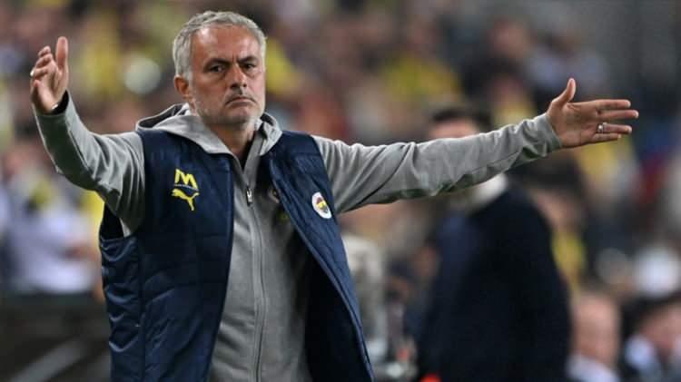 <p><strong>ROMA'NIN HOCA ADAYLARI İÇİNDE</strong></p>