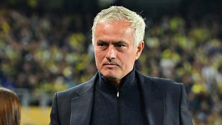 <p>Mourinho, 2021-2024 yılları arasında Roma'da görev yapmıştı.</p>