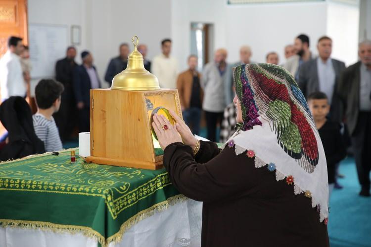 <p>Adıyaman'da ramazan dolayısıyla Sakal-ı Şerif ziyarete açıldı.</p>
<p> </p>