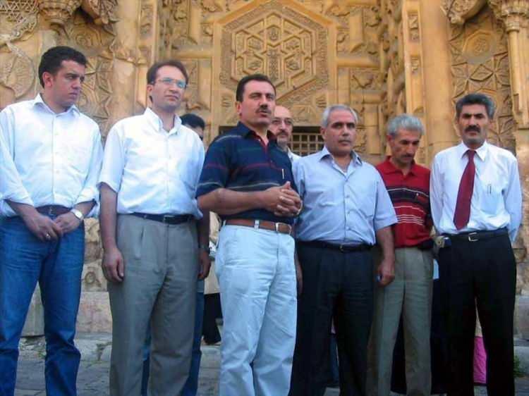 <p>D&ouml;nemin BBP Genel Başkanı Yazıcıoğlu, 16 Ağustos 2004'te Sivas'ın Divriği İl&ccedil;esi'nde tarihi yerleri ziyaret etmişti. (Arşiv)</p>

<p>&nbsp;</p>
