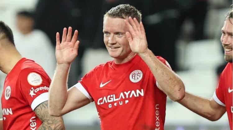 <p>* Sam Larsson | 31 yaş | Antalyaspor<br />
<br />
* 1.4 Milyon Euro (Piyasa değeri)</p>