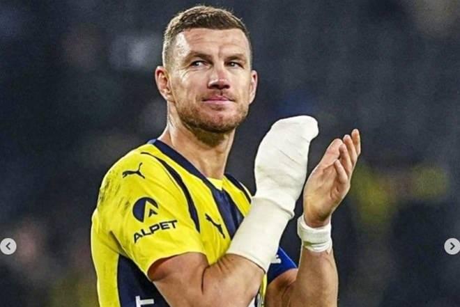 <p>* Edin Dzeko | 39 yaş | Fenerbahçe<br />
<br />
* 2 Milyon Euro</p>
