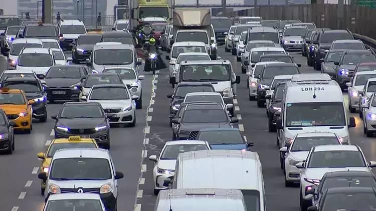 <p>Bir taşımacının, diğer bir taşımacının taşıma faaliyetini engellemesi halinde ise 25 bin liradan 250 bin liraya kadar para cezası uygulanacak.</p>
<p> </p>