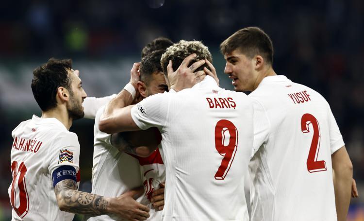 <p>UEFA Uluslar Ligi'nde İspanya, Hollanda'yı eleyip yarı finale yükselerek Türkiye'nin Dünya Kupası Elemeleri'ndeki son rakibi oldu.</p>