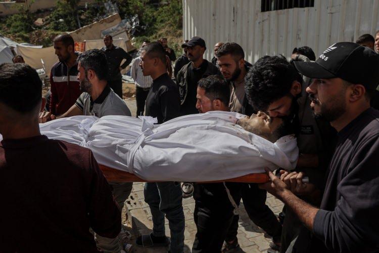 <p>Üst düzey bir askeri yetkili Netanyahu'nun Hamas'a karşı “tam anlamıyla zafer” kazanmasını sloganik ya da “halkın gözünü boyamaya yönelik” bir hedef olarak nitelendirdi.</p>