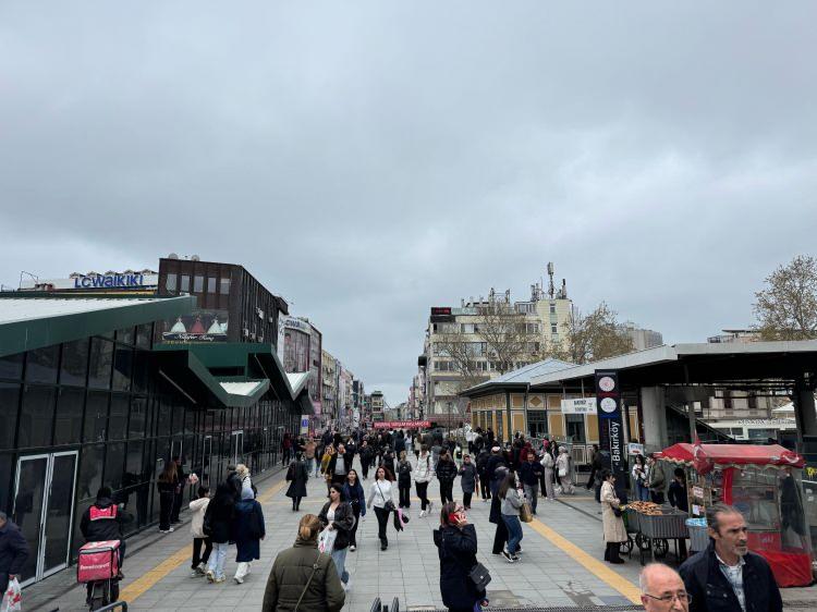 <p>İstanbul’da boykot çağrısı karşılık bulmadı: AVM ve restoranlarda yoğunluk dikkat çekti</p>