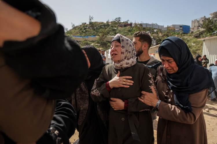 <p>Aşırı sağcı koalisyon ortakları bile şanslarına inanamadılar. Maliye Bakanı Bezalel Smotrich bunu sevinçle karşılamıştı: Smotrich, Hamas'ın 7 Ekim 2023'teki saldırılarının Filistinlilerin “topraklarını sonsuza dek kaybetmeleriyle” sonuçlanacağını söyledi.</p>