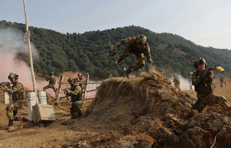 <p><strong>'VATANSEVERLİĞİN İFADESİDİR'</strong></p>
<p> </p>
<p>Bu, vatanseverliğin ve ülkeye bağlılığın en canlı ifadesidir" dedi. </p>