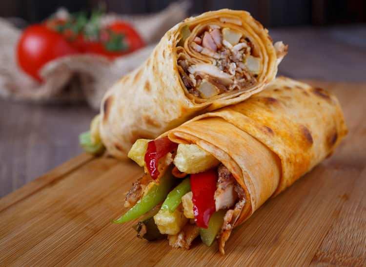 <p>Kocaeli'de geçen gün 600'den fazla kişinin tavuk döner nedeniyle zehirlenmesi paniğe sebep oldu. </p>