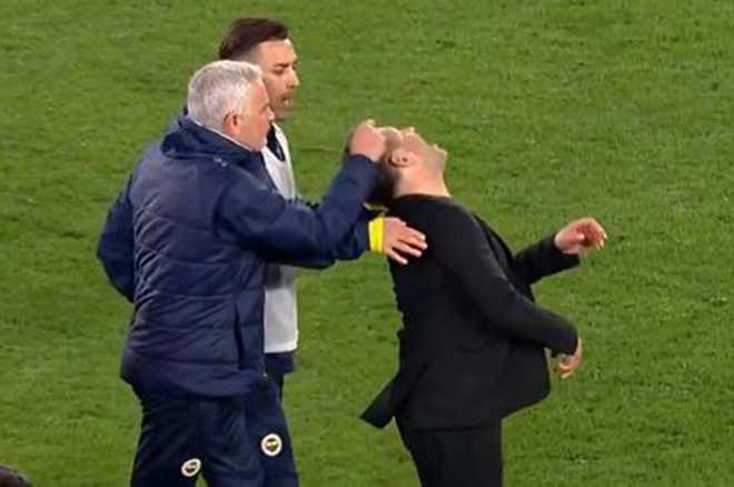 <p>Marca: "Tartışmalarla dolu maçtan sonra Mourinho arkadan gelerek Okan Buruk'un burnuna saldırdı. 2011 İspanya Süper Kupası'ndaki hareketini yeniden simule etti."</p>
