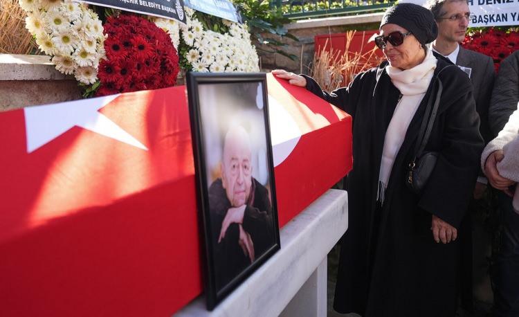 <p>T&uuml;rk edebiyatının usta yazarlarından Selim İleri 75 yaşında hayatını kaybetti.</p>
