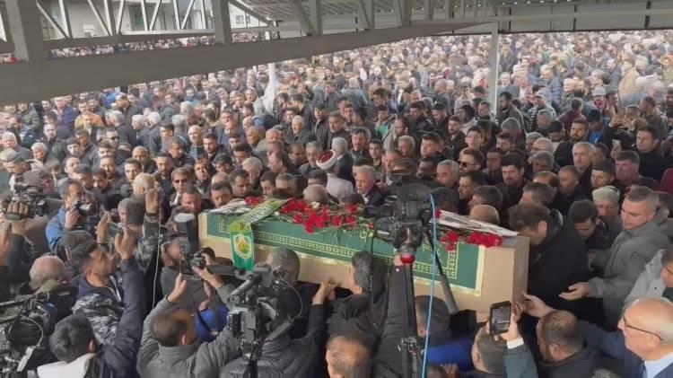 <p>"Kahtalı Mı&ccedil;e" olarak tanınan ses sanat&ccedil;ısı Mustafa Kahtalı, Antalya'da 74 yaşında yaşamını yitirdi.</p>
